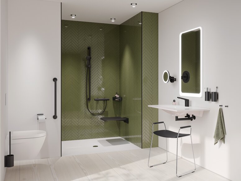 Bathroom with washbasin, shower area and WC